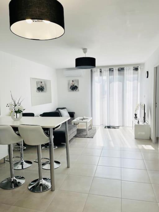 Maison 4 Personnes Avec Jacuzzi Marignane Ngoại thất bức ảnh